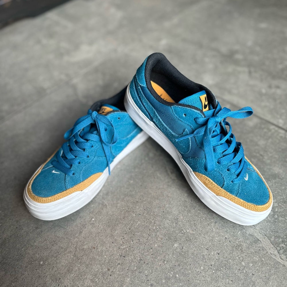 Nike Women’s Teal and Mustard Sneakers
